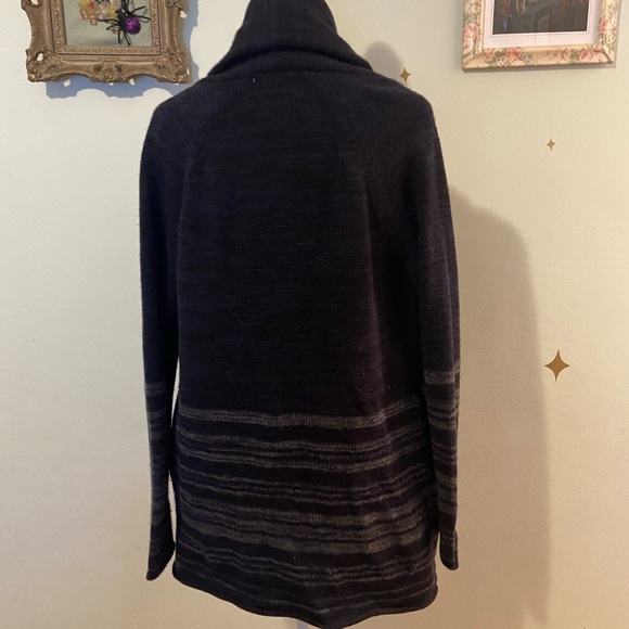 Forever21 acrylic open front shawl cardigan with pockets • size small - Picture 5 of 7